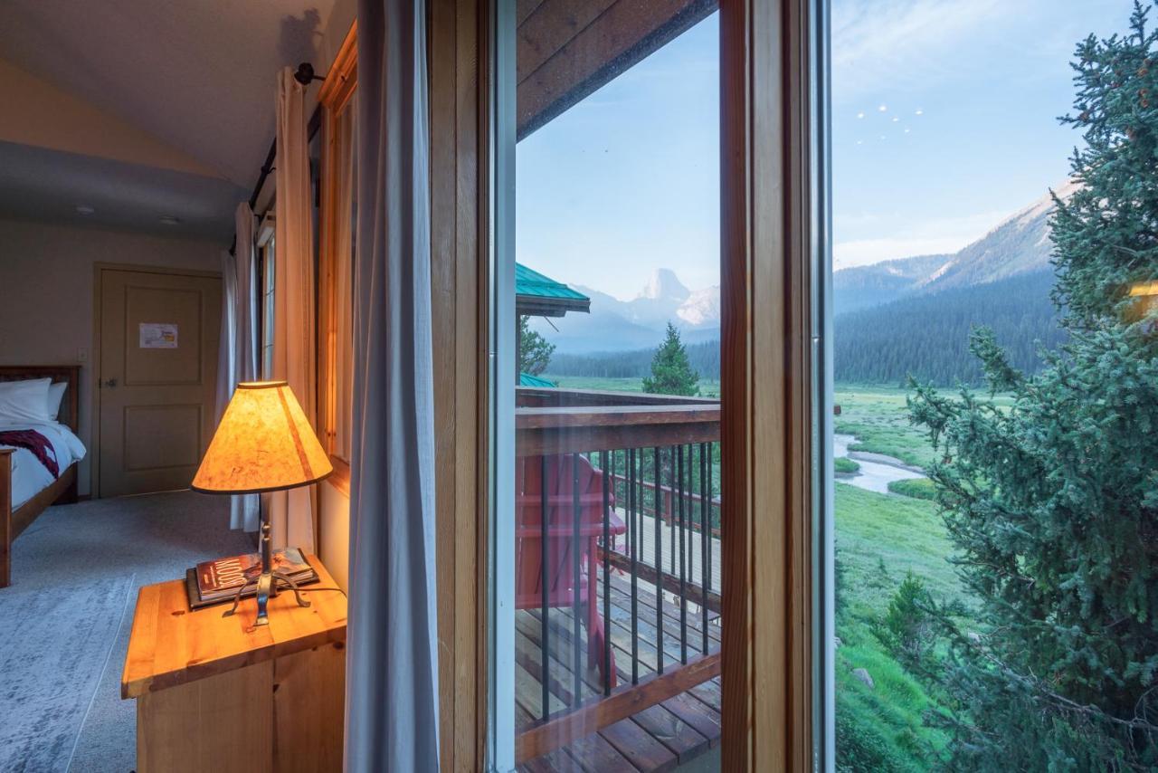 Mount Engadine Lodge Kananaskis Extérieur photo
